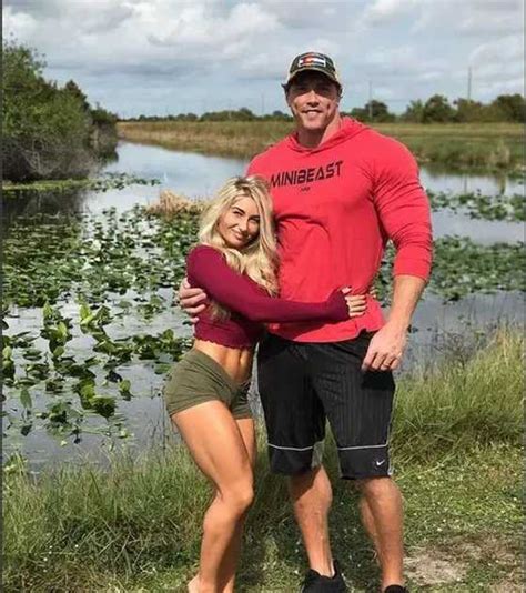 Carriejune Anne Bowlby: Biography, Net Worth, Divorce, Age,。